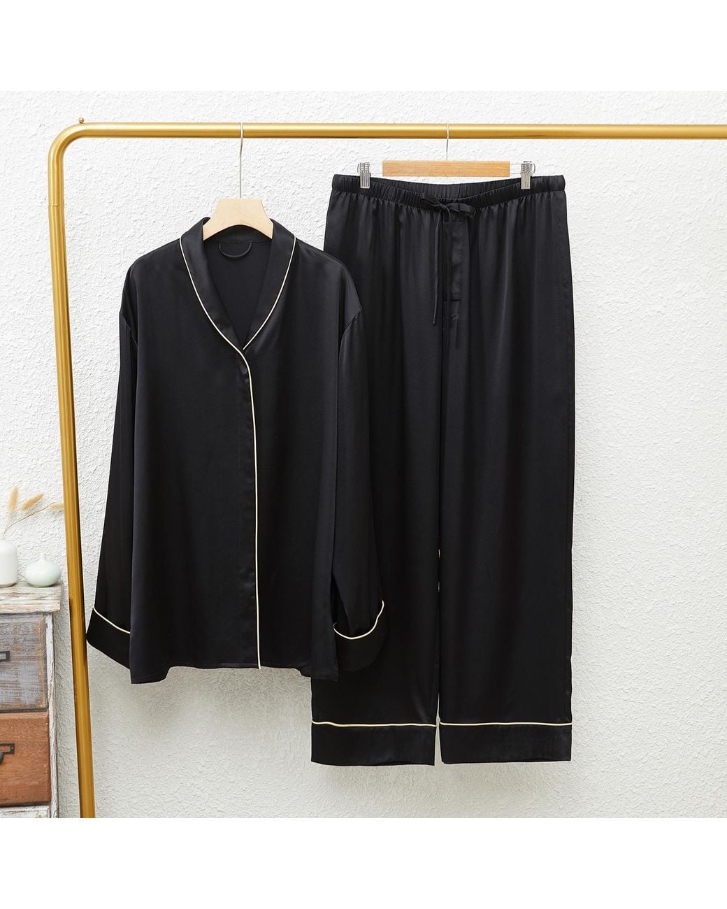 Soft Strokes Silk Black Daffodils Pure Silk Long Sleeve Pyjama Set For for men