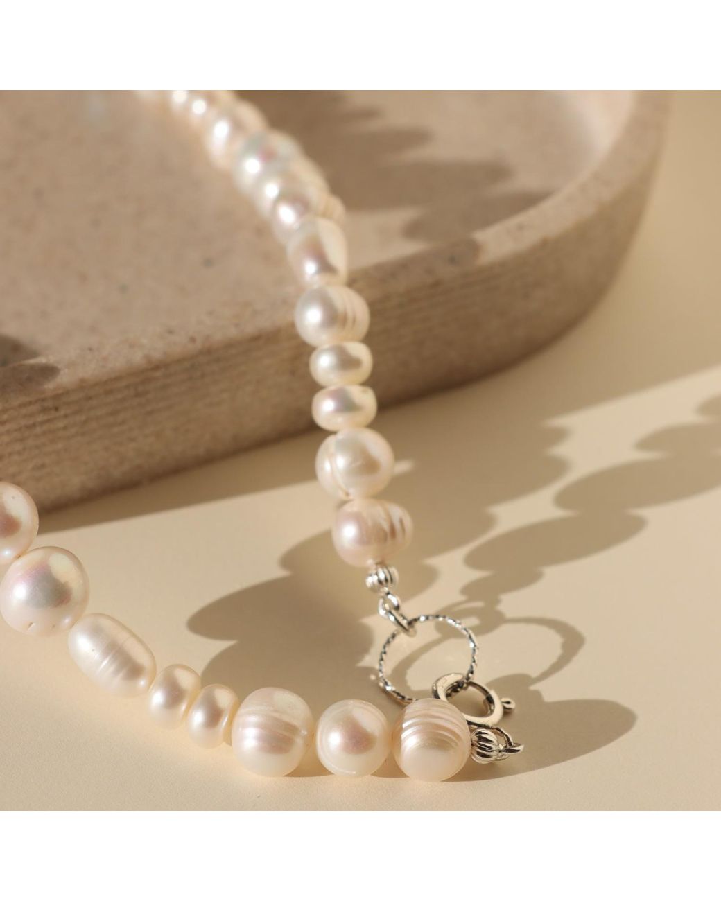 Larsuu Metallic Pearl Necklace