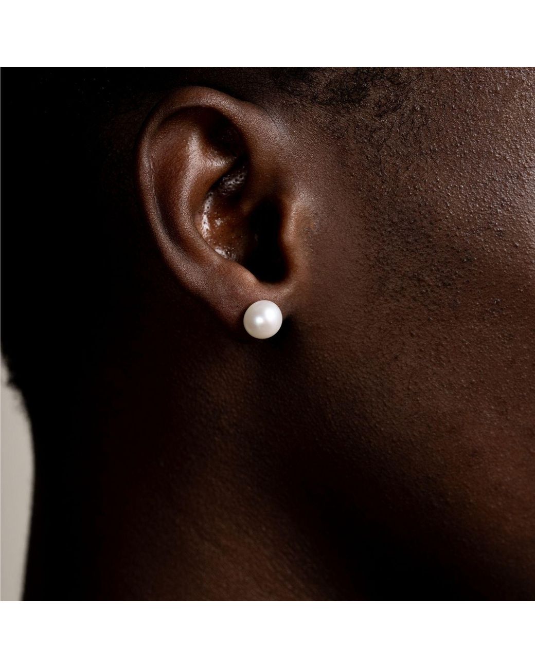 Dower & Hall White Single Freshwater Luna Pearl Stud for men