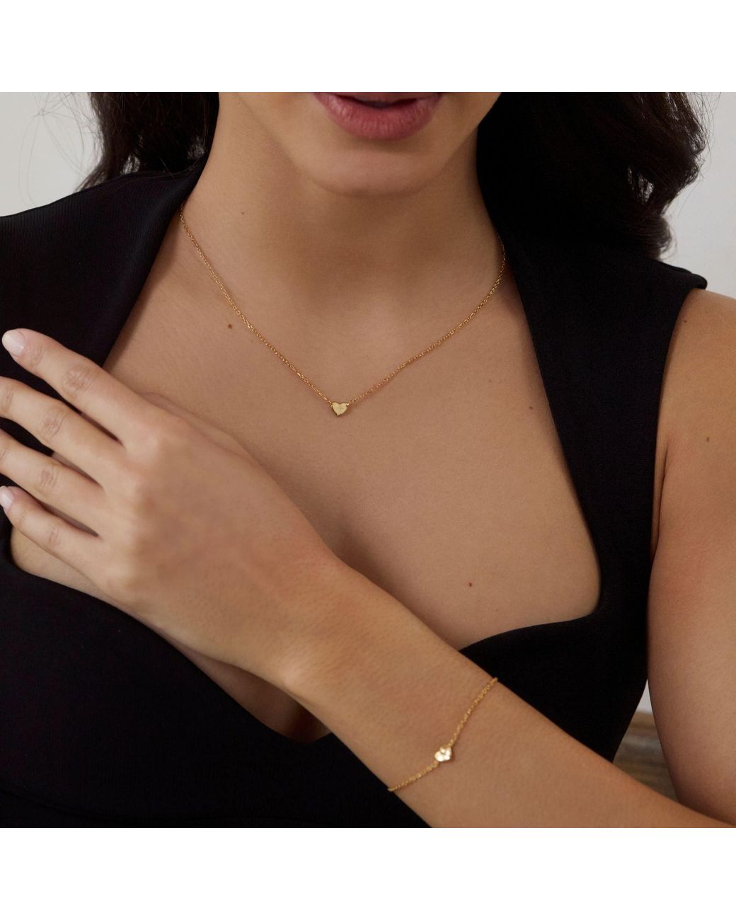 Muru Metallic Tiny Heart Necklace