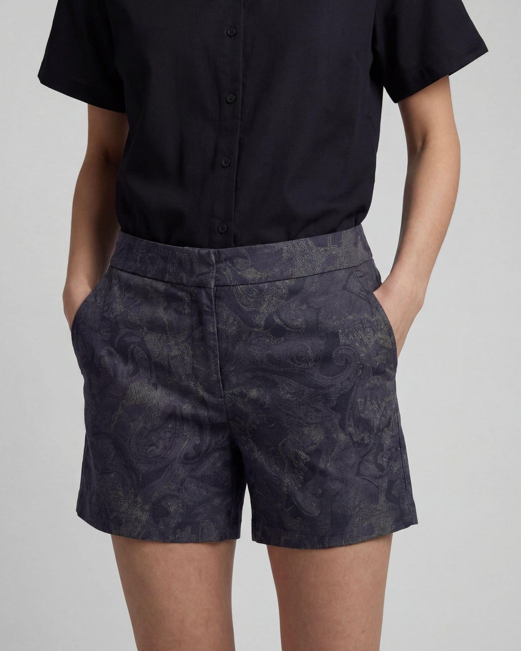 Lords of Harlech Blue Freda Paisley Explosion Tailored Short