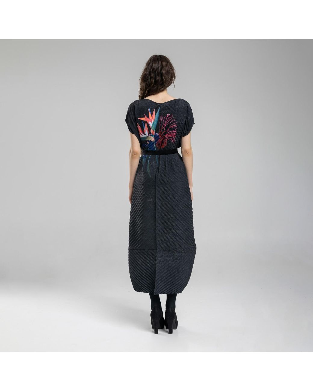 ARTISTA Black Beauty Pleated Maxi Dress