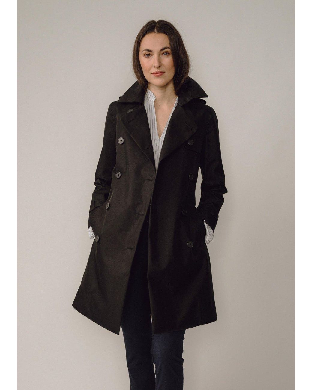 BEIRA Black Frida Waterproof Raincoat –