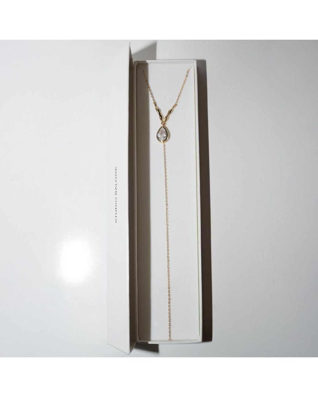 Studio Baloge White Épure Goutte Necklace
