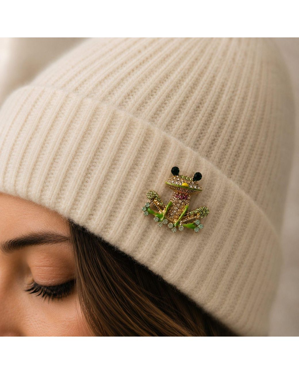 By Ozge Green Mystic Leap Multicolour Zirconia And Plated Frog Brooch