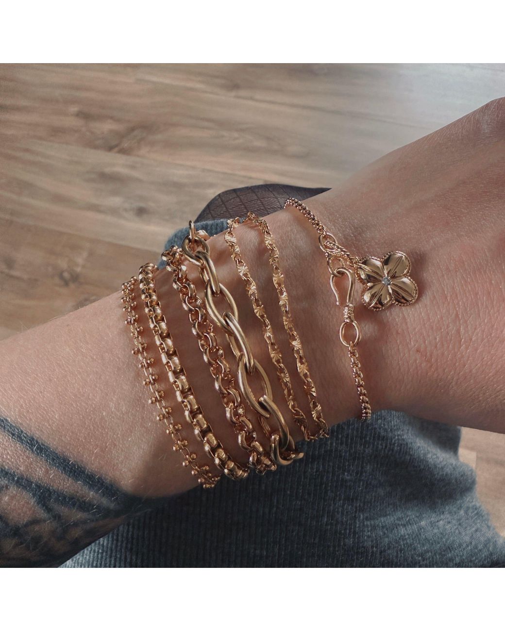 IN CAUDA VENENUM Metallic Fortune Bracelet