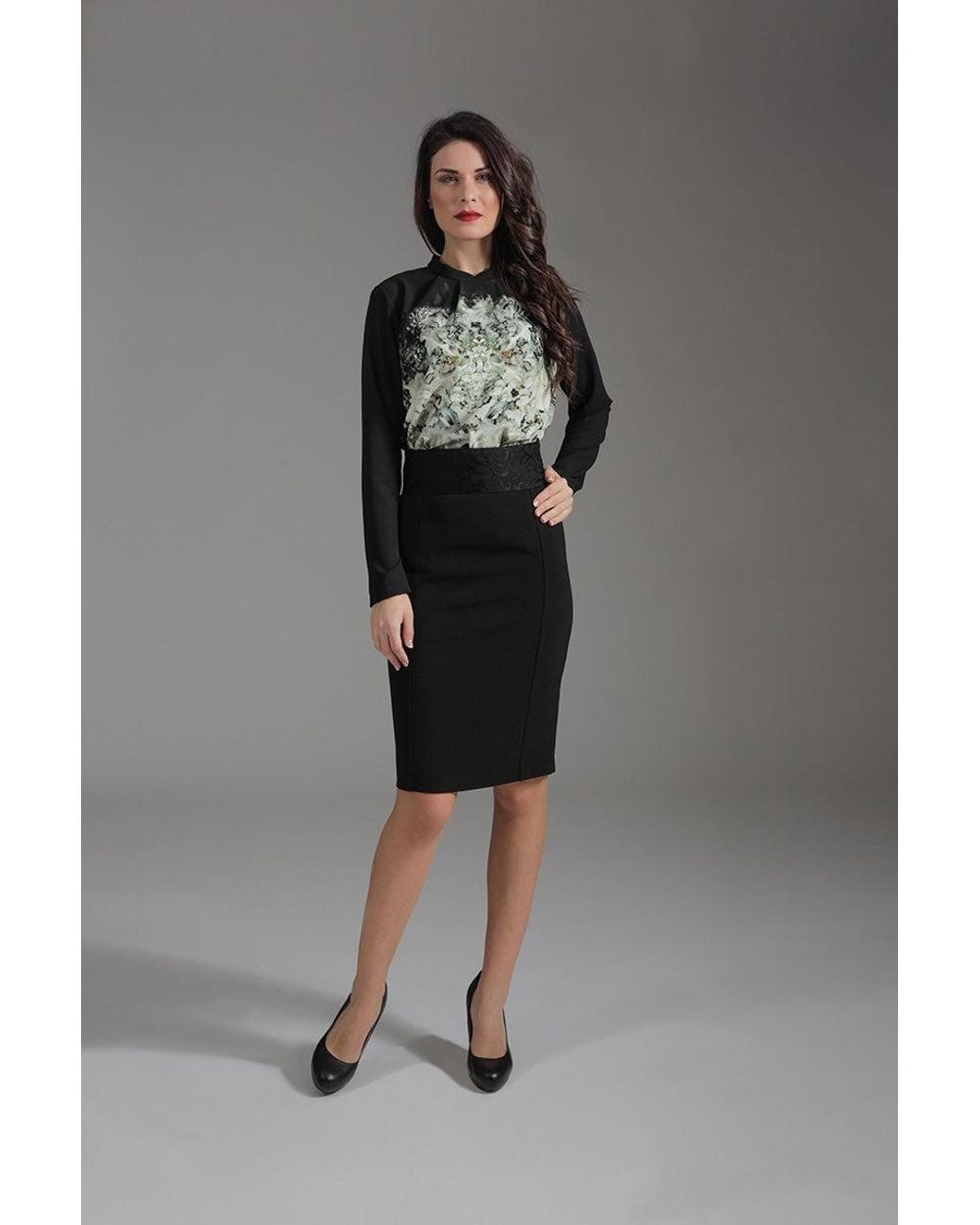 Conquista Black Relaxed Long Sleeve Woven Top With Pleat Detail & Button Fastening