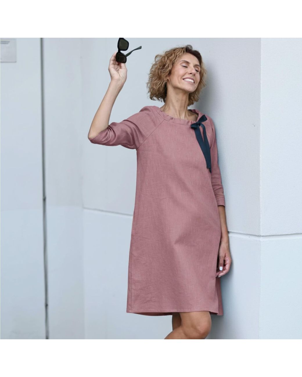 LeMuse Pink French — Stonewashed Linen Dress With Adjustable Ribbon Bow
