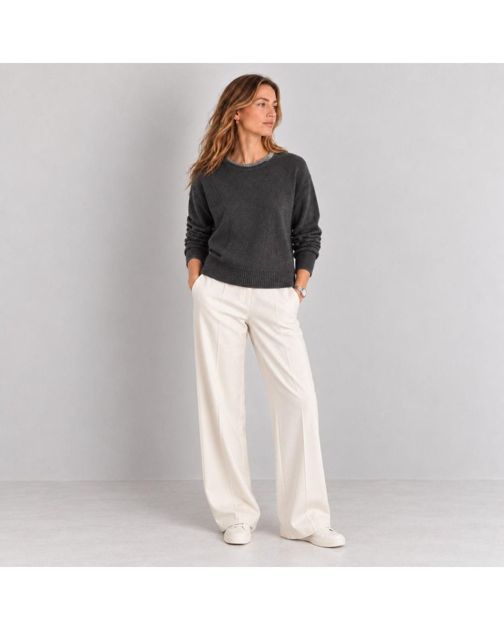 Nuvv Collection Black Wool And Cashmere Blend Round Necked Knit Sweater