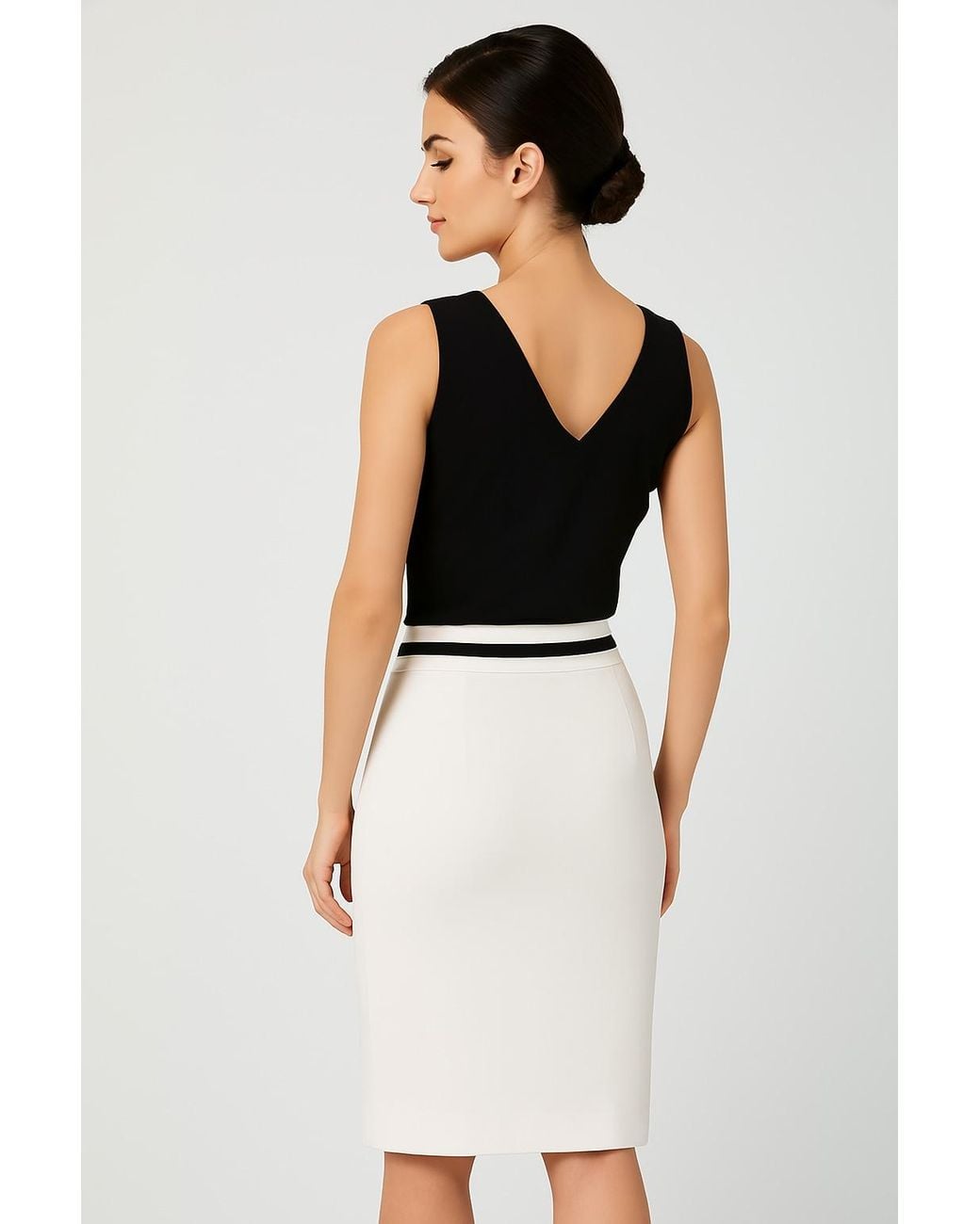 Conquista White Fitted Pencil Skirt With Contrast Stripe