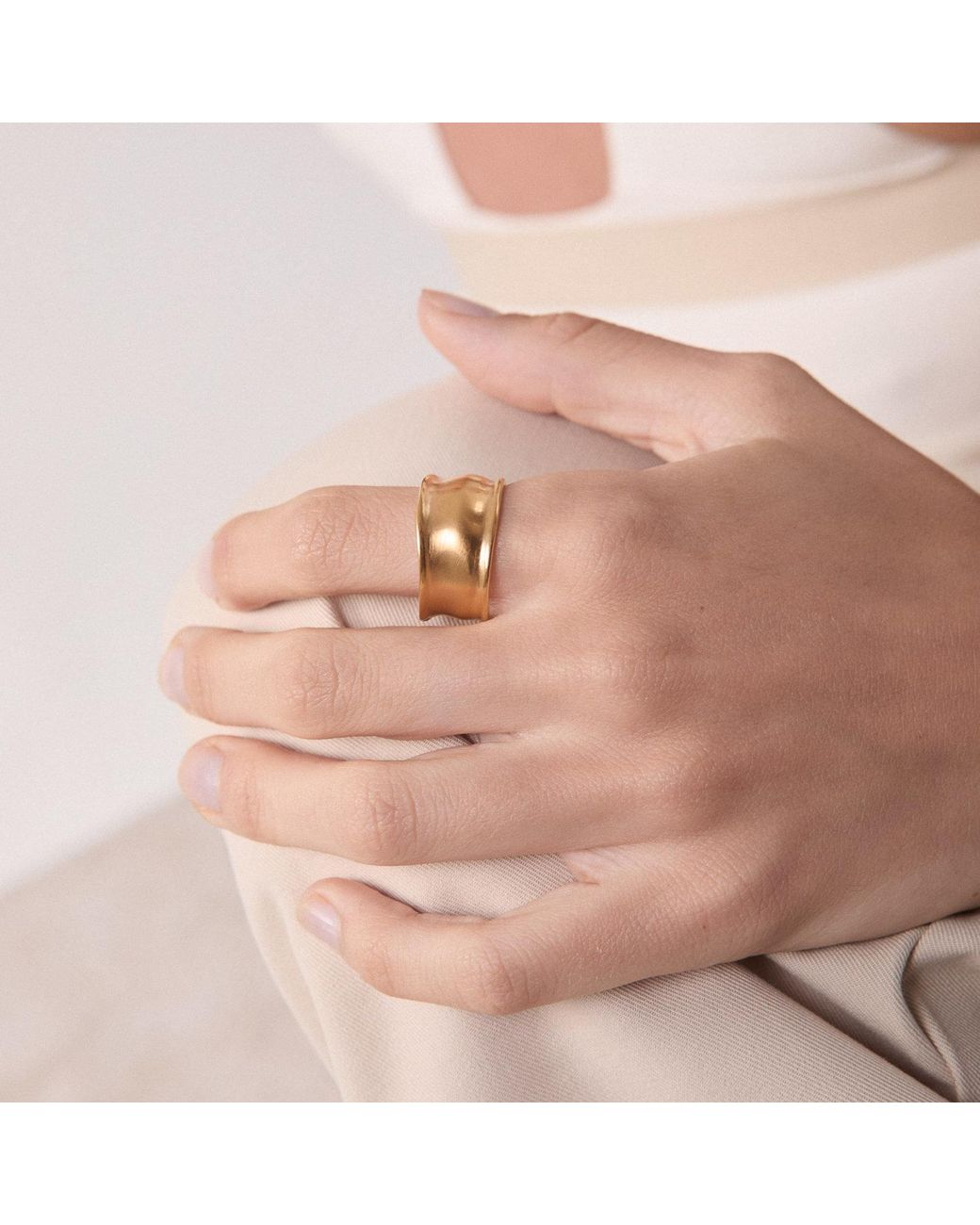 Joidart Metallic Golden Ring Cala