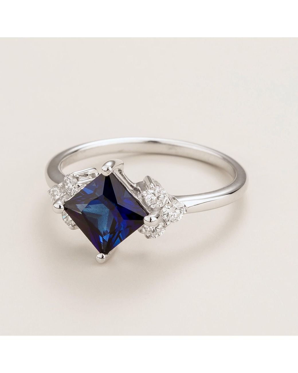 Juvetti Blue Amore Ring