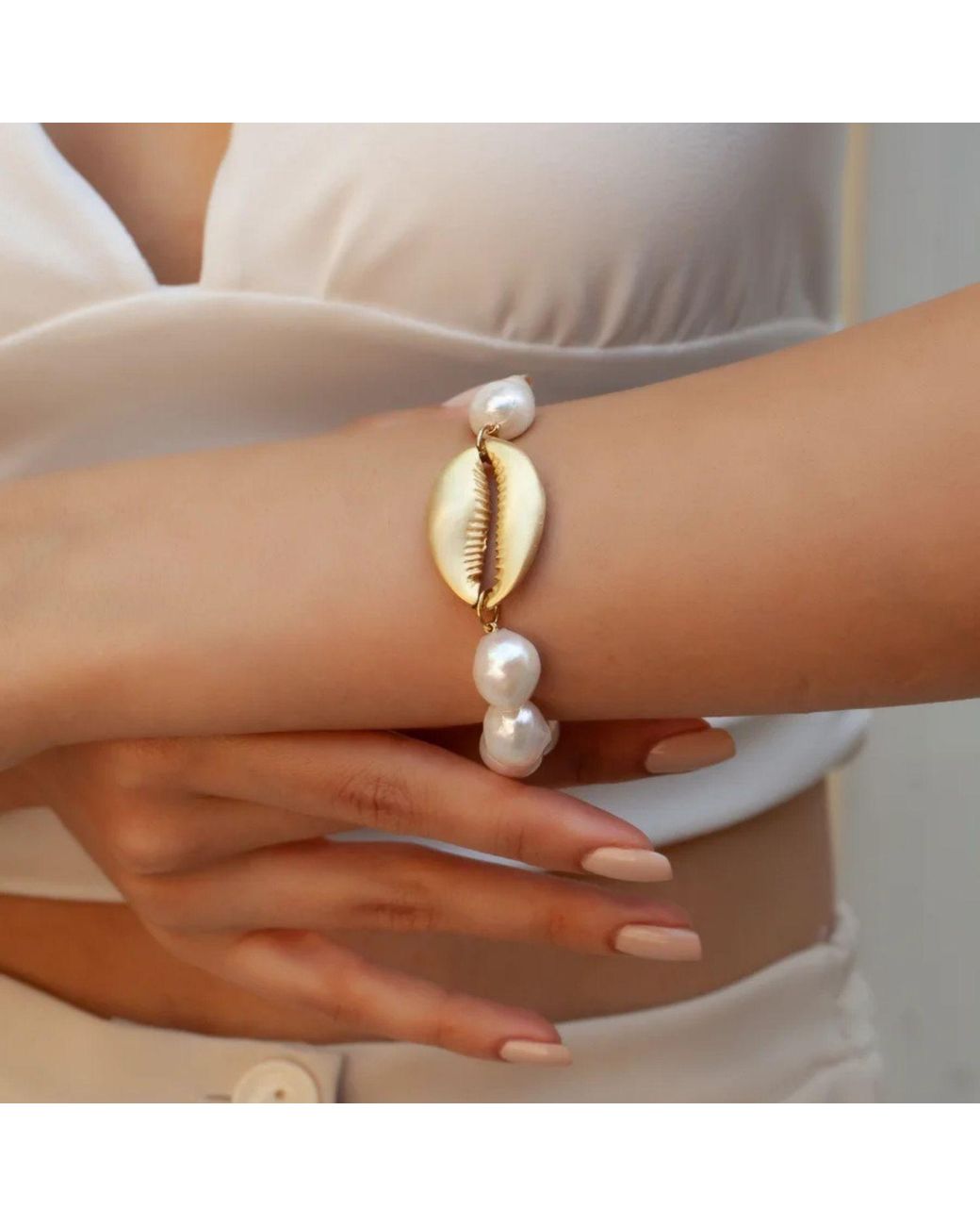 LINYA JEWELLERY Metallic Sea Shell Baroque Pearl Bracelet