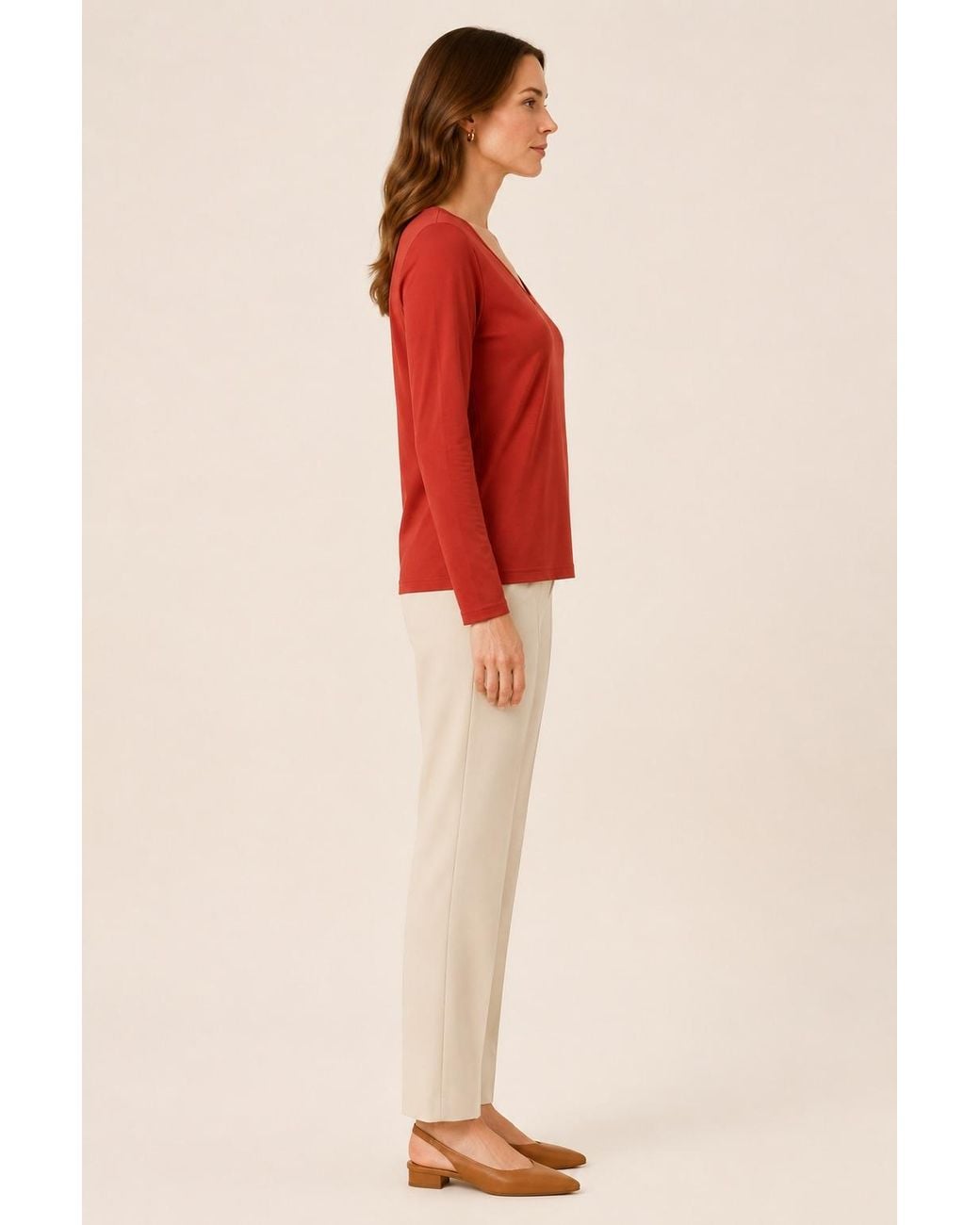 Conquista Red Refined V-Neck Long Sleeve Top