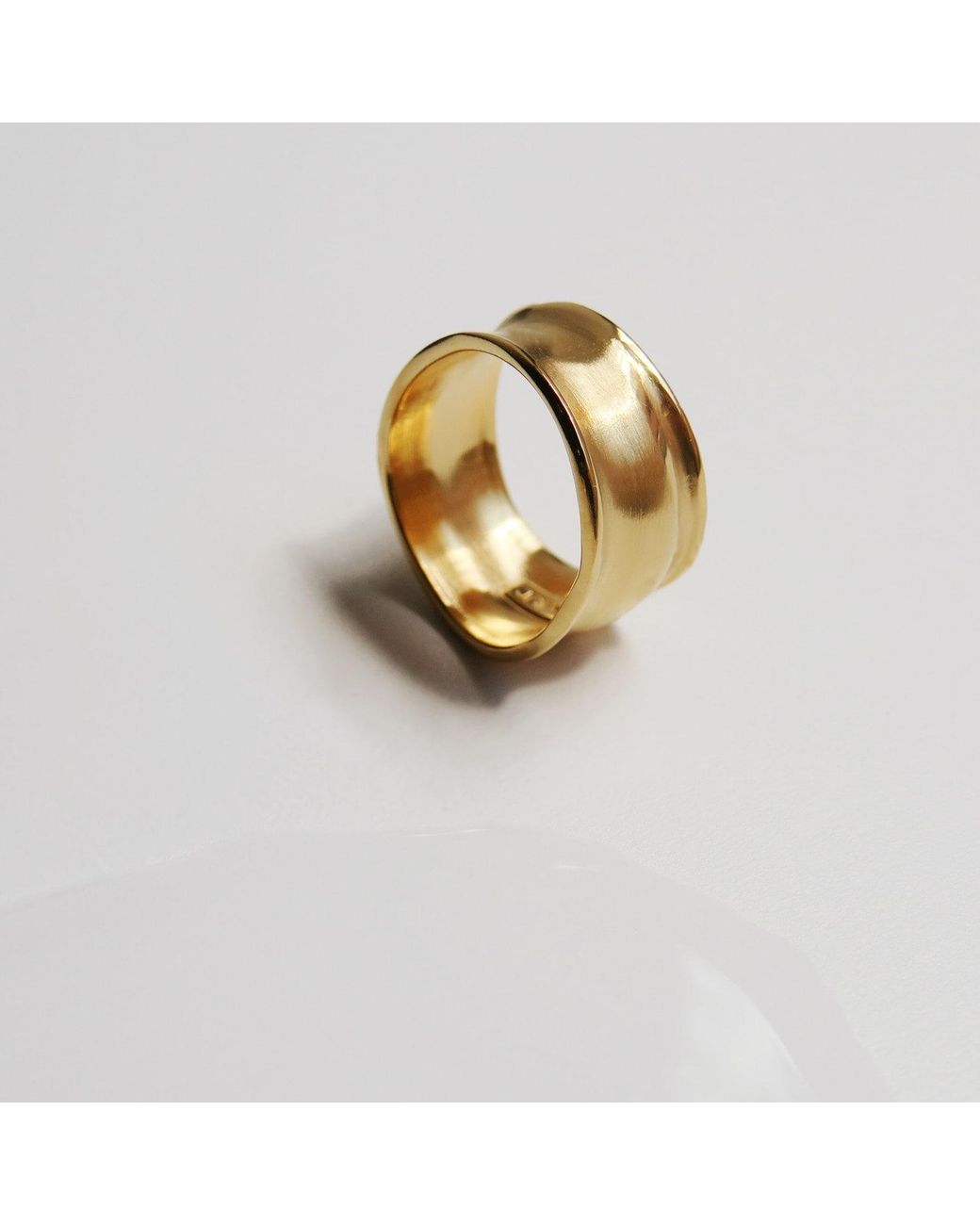 Joidart Metallic Golden Ring Cala