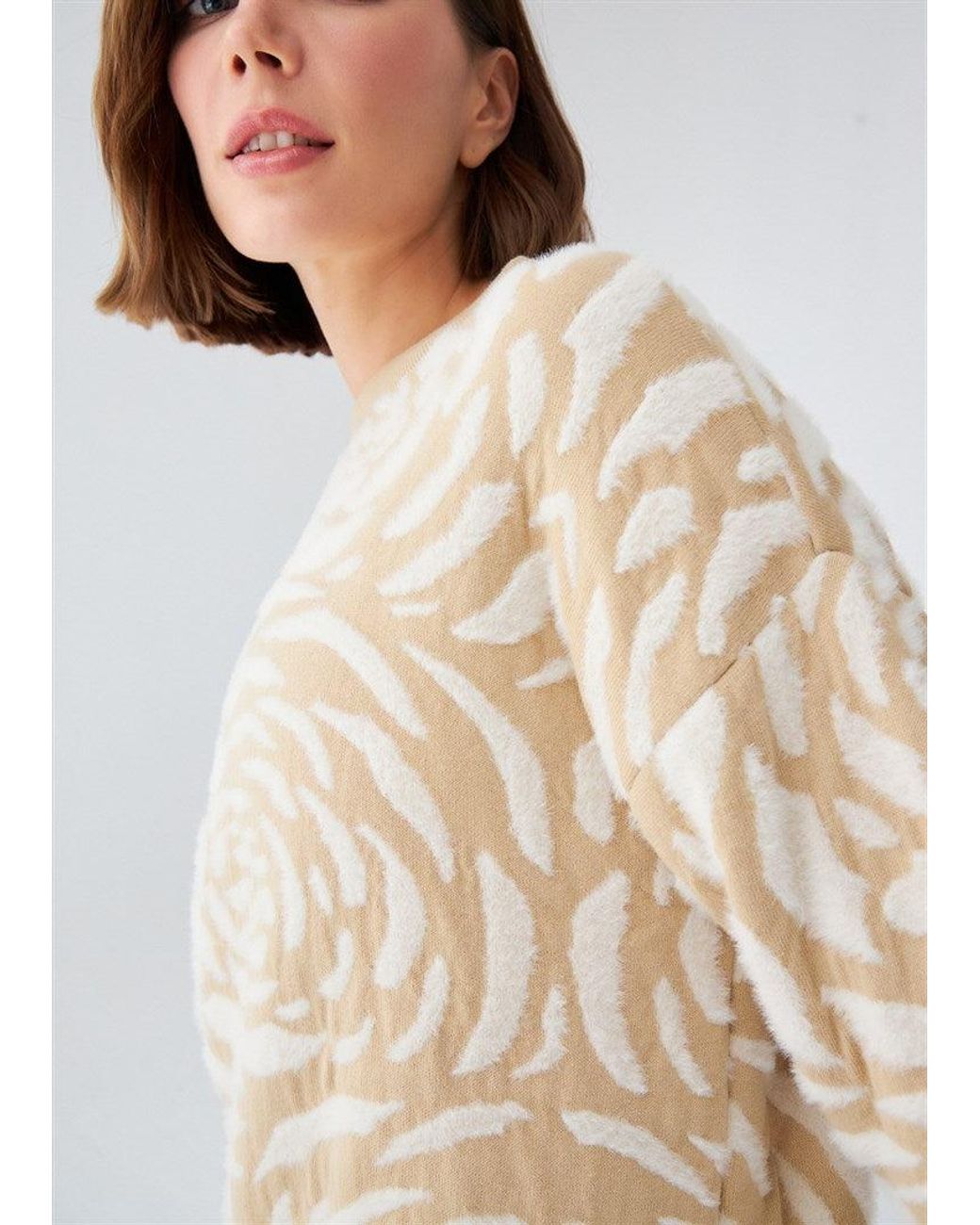 Peraluna Natural Rose Patterned Knitwear Fluffy Crew Neck Sweater
