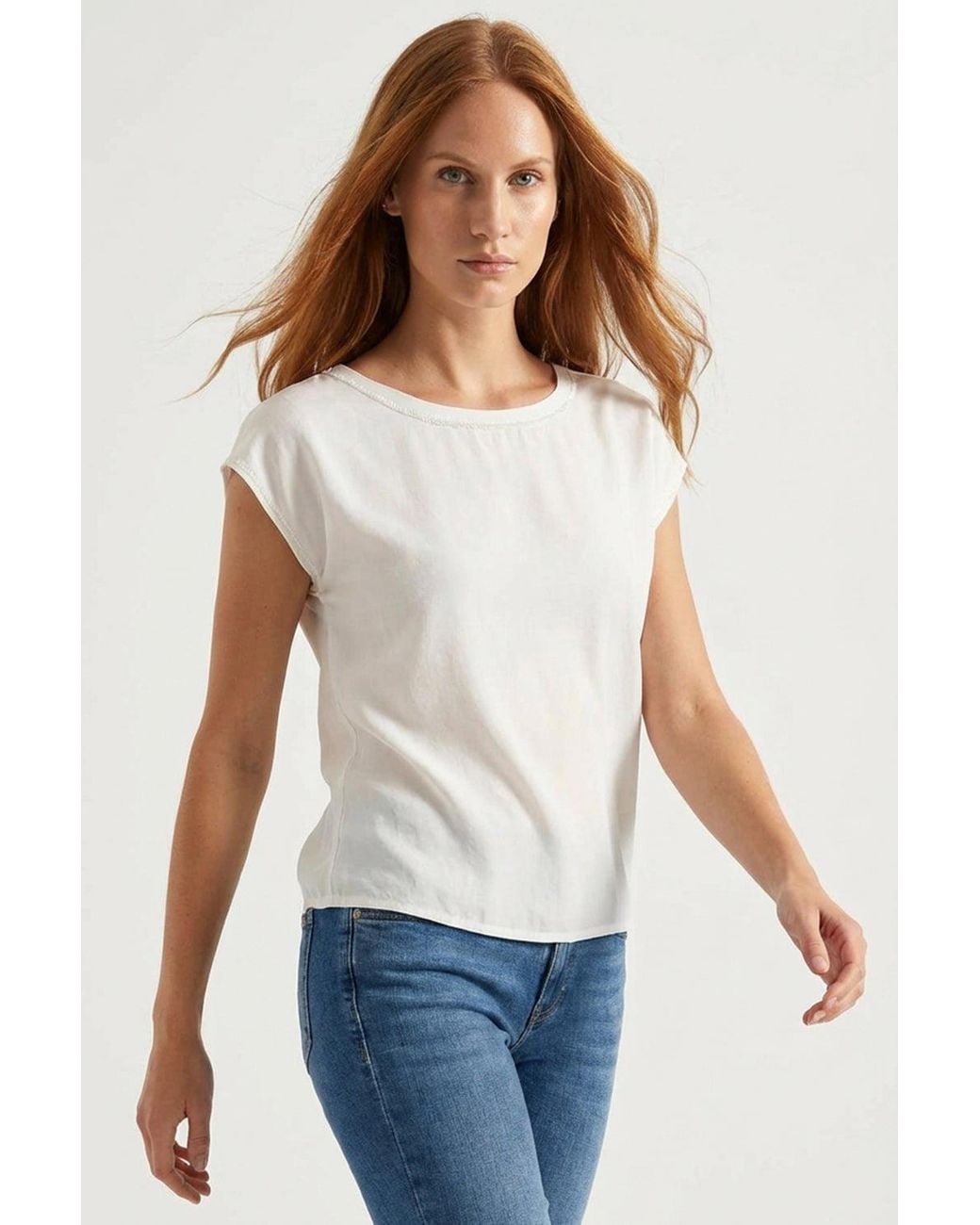 Exquise White Basic Crew Neck T Shirt