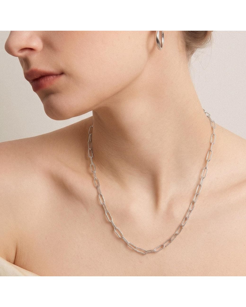 Cote Cache Asteria Textured Sterling Chain Necklace in Metallic | Lyst UK