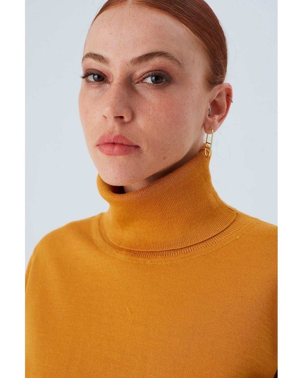 Peraluna Orange Valeria Fine Turtleneck Pullover
