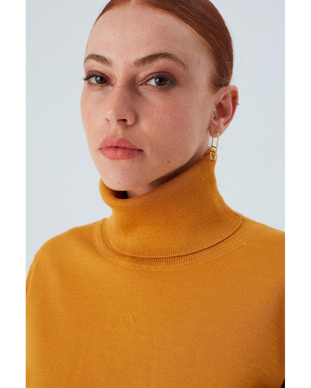 Peraluna Orange Valeria Fine Turtleneck Pullover