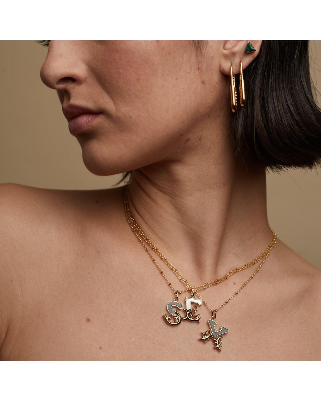 Kasun Metallic Solid E Initial Necklace With Marble