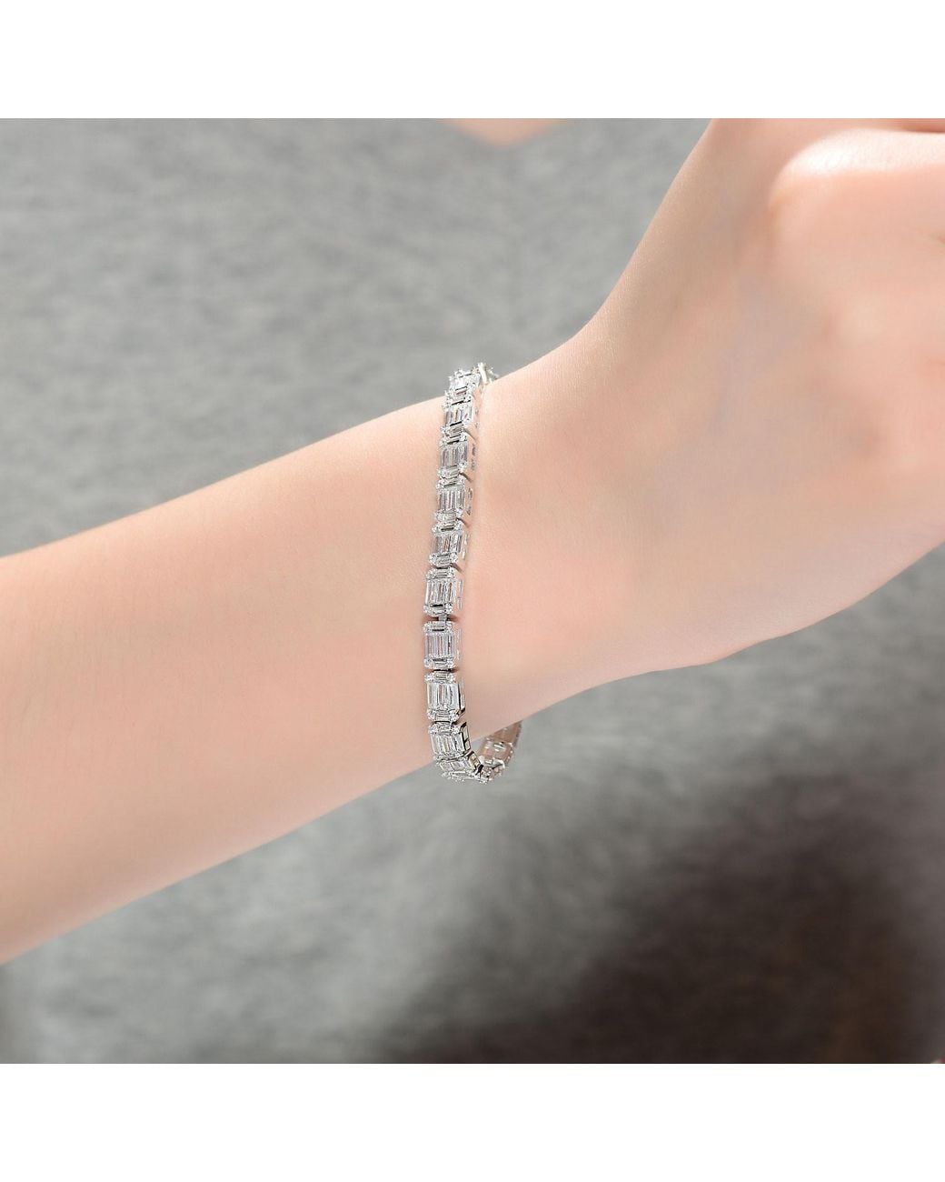 Genevive Jewelry Metallic Renée Déco Rectangular Link Bracelet
