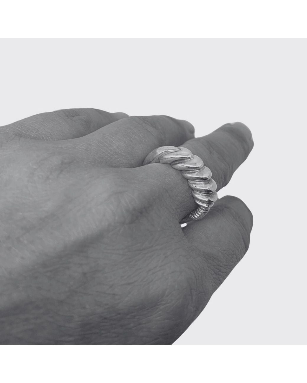 Tg-Jewellery by Tamara Gervasio Metallic Scorpion Ring
