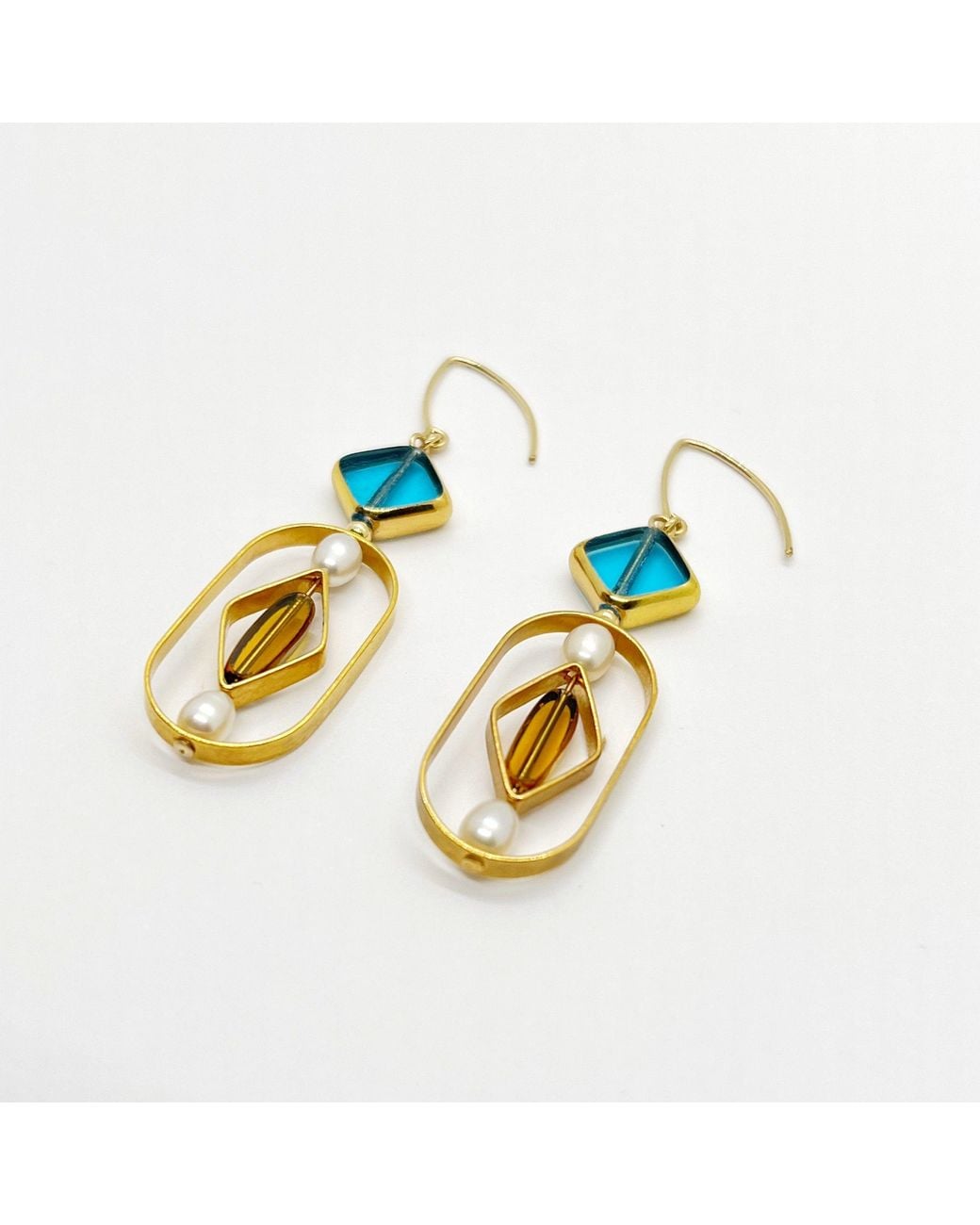 Aracheli Studio Blue Diamond Shape X Pearl Geometric Earrings