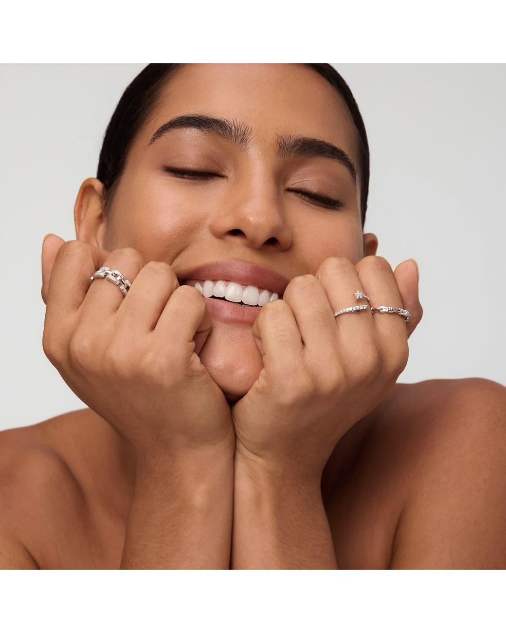 Vanhi Metallic Crystal Link Ring