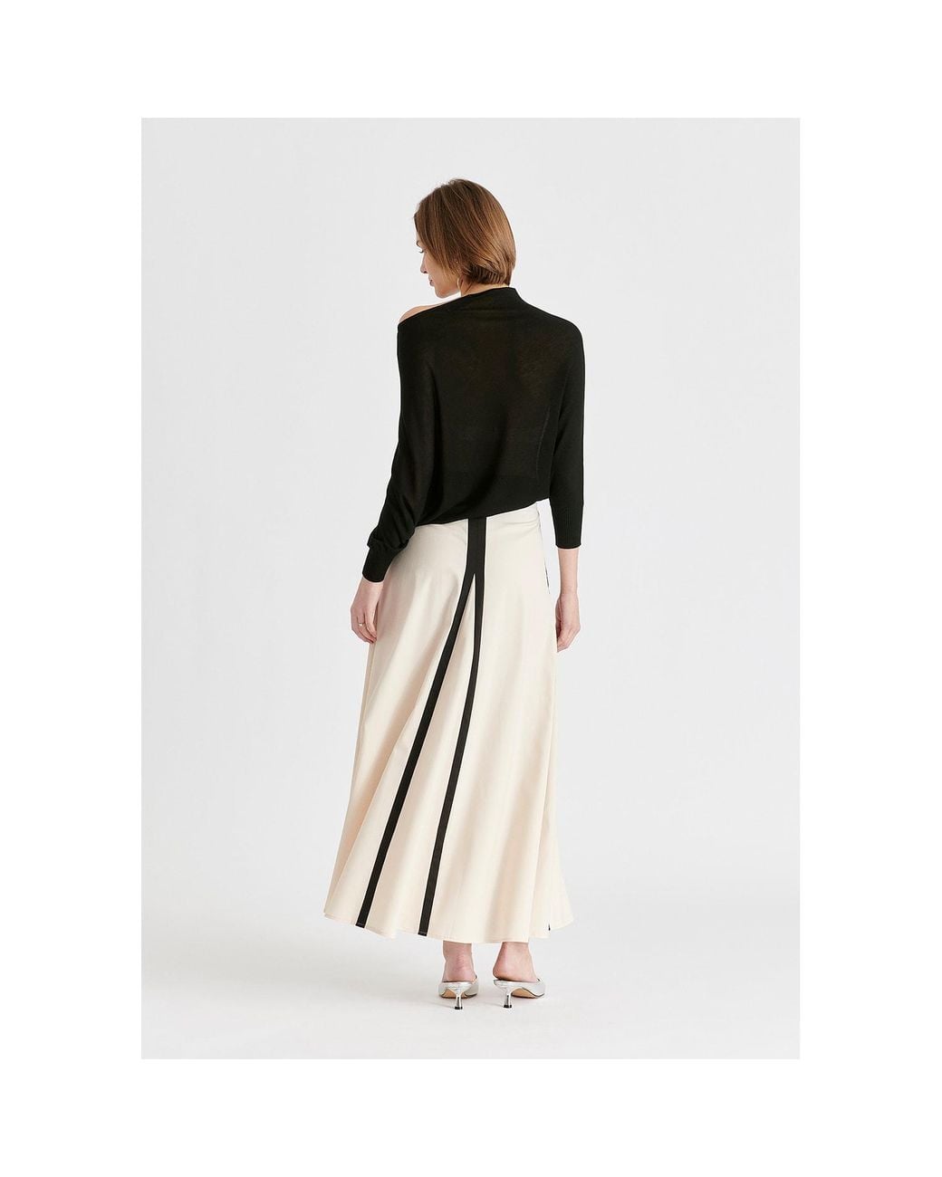 Paisie Natural Contrast Trim Maxi Skirt