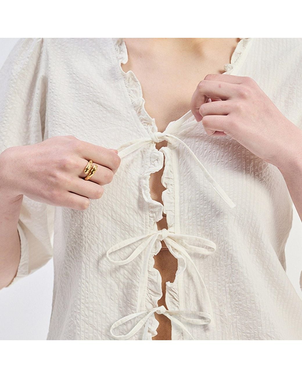 REISTOR White Relaxed Fit Top With Ruffles & Front-Ties