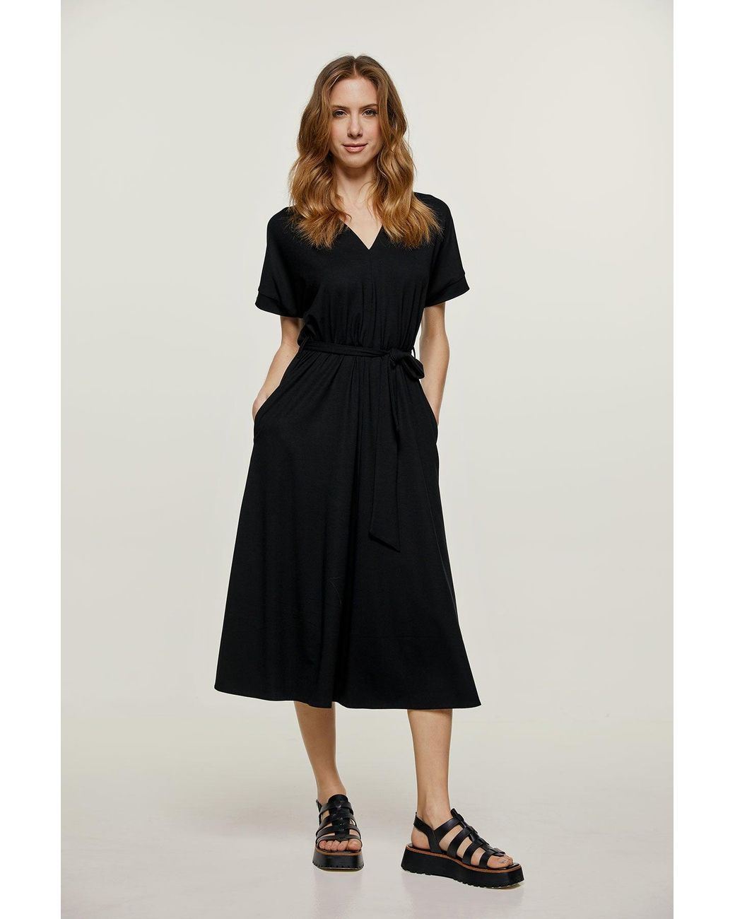 Conquista Black Belted Midi Dress