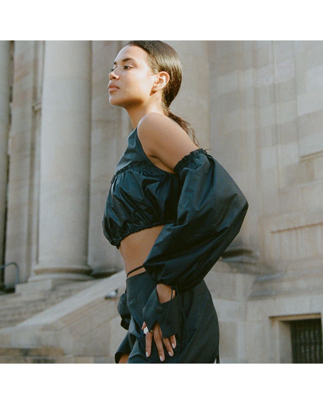 Audrey Vallens Blue All-Gen Sleeve Accesory