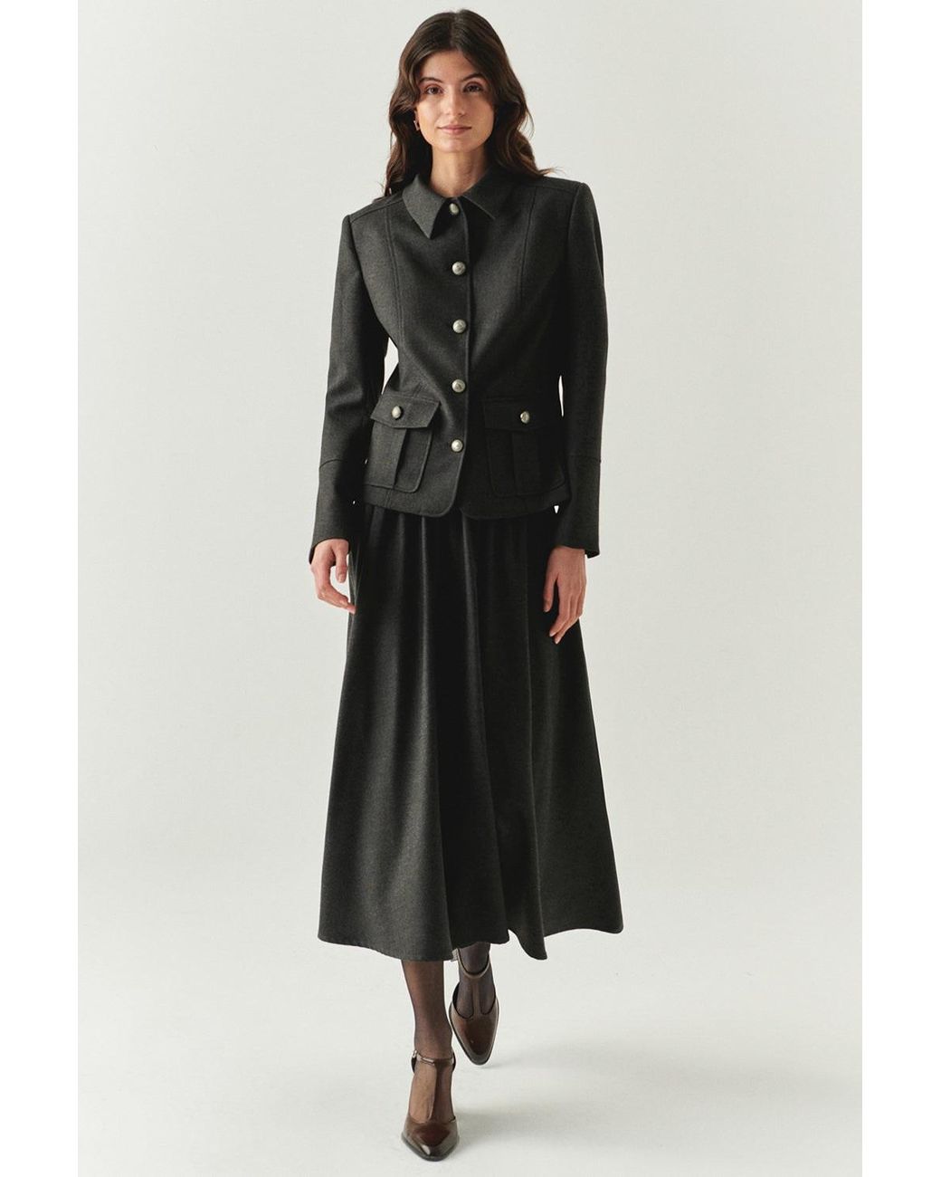 Exquise Black Regular Shirt Collar Structured Aubrie Jacket
