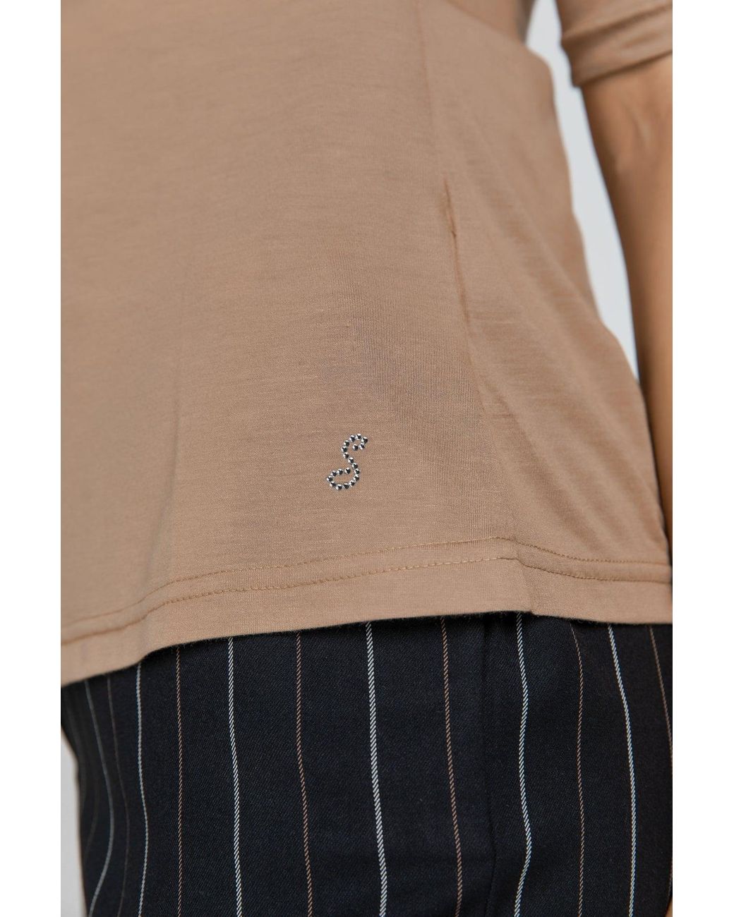 Conquista Natural Neutrals Short Sleeve Light Top