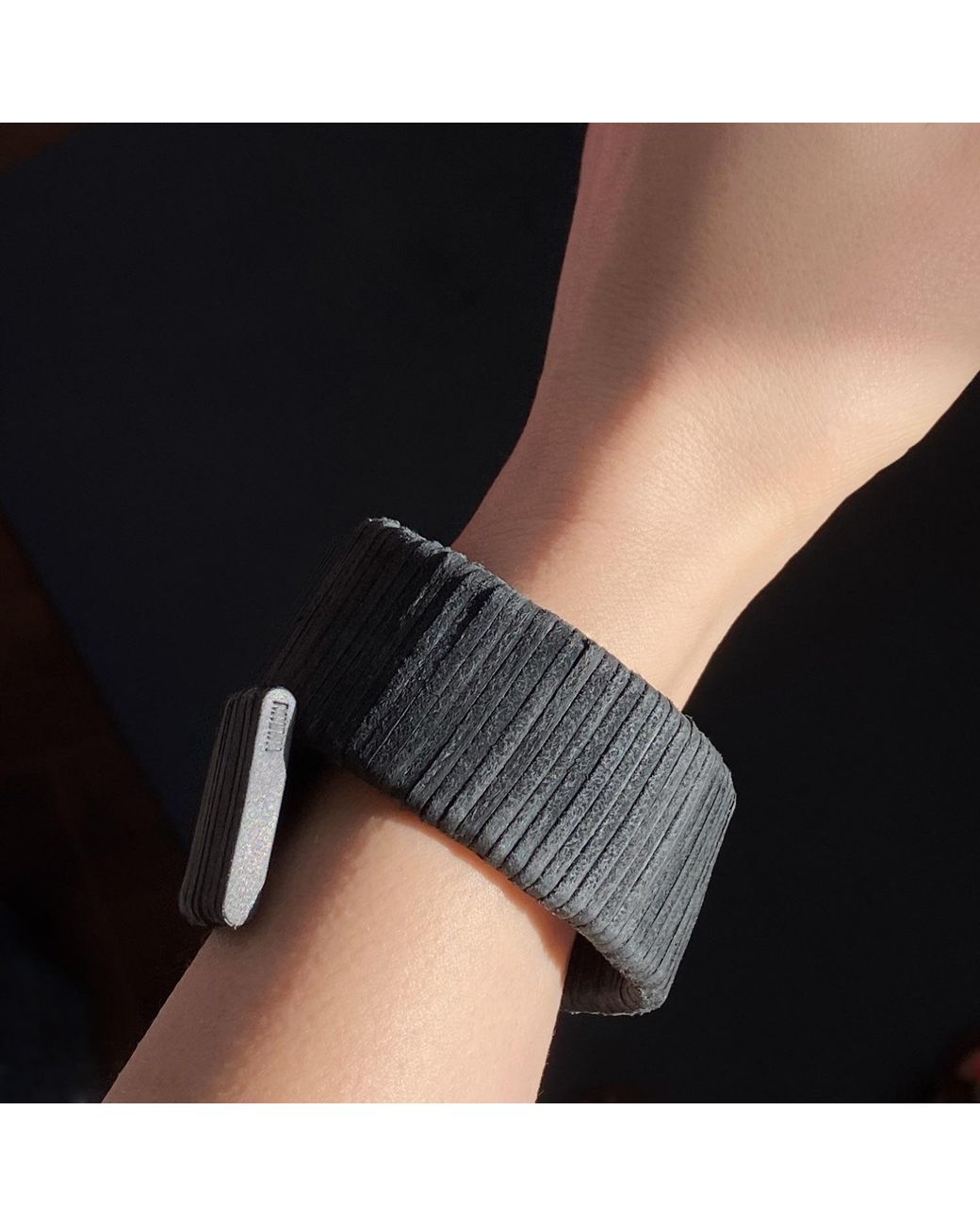 WAIWAI Black Ribbed Cuff Bracelet