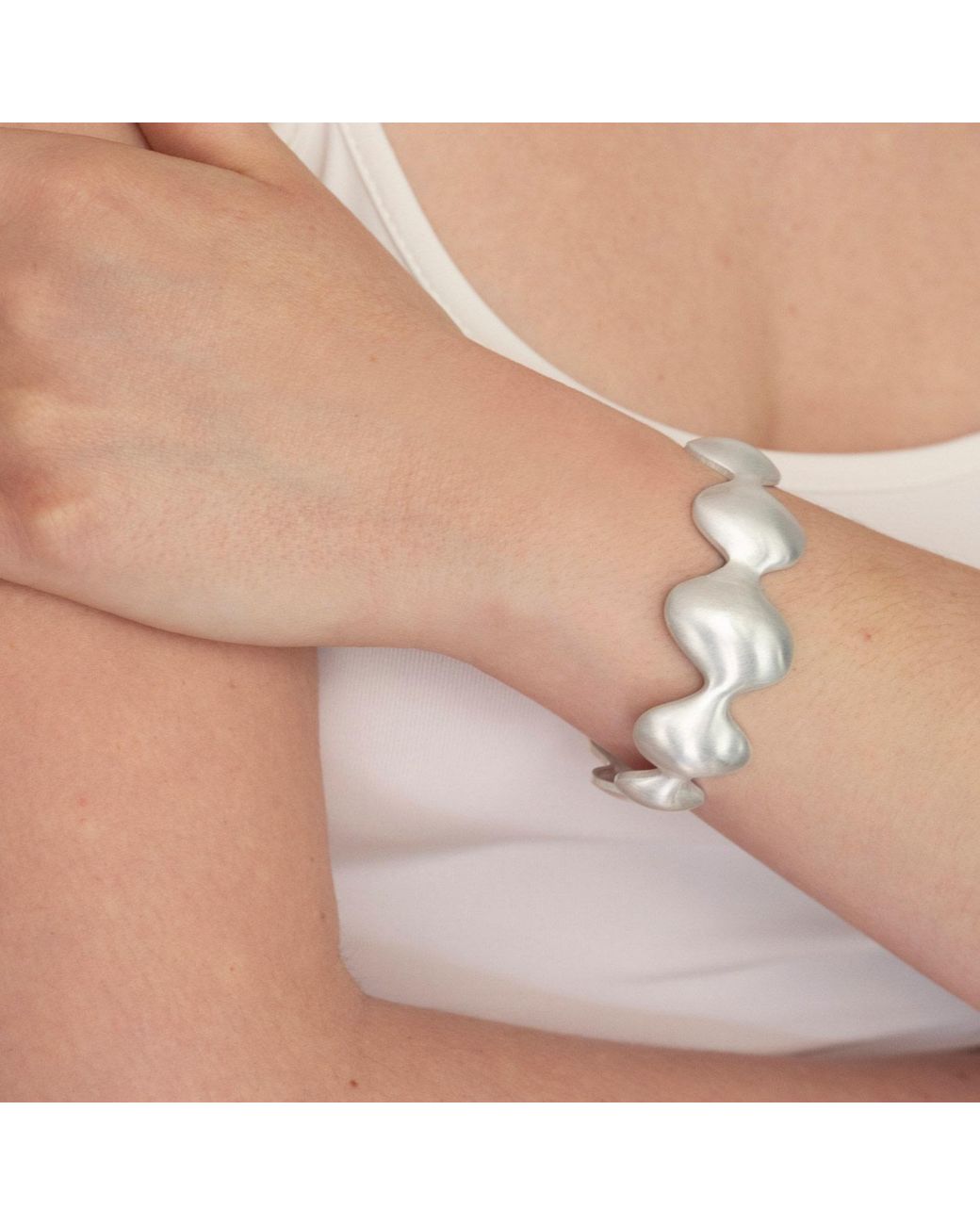 Joidart White Plated Bracelet Sinuara