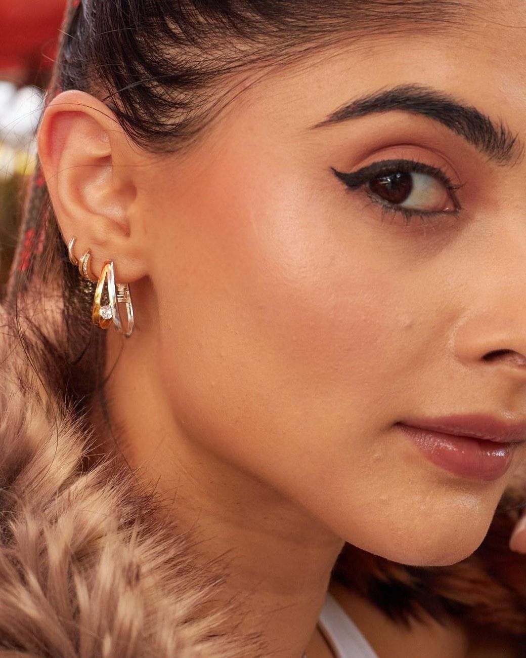 The Link Between Metallic Pile Poil Two Tone Hoop Earrings