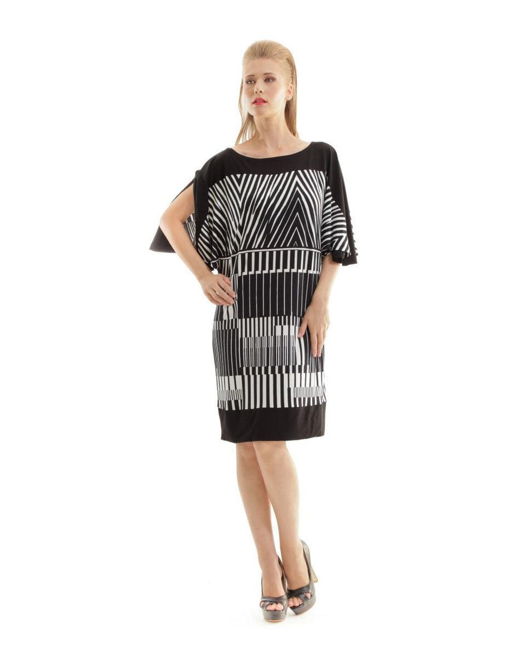 Conquista Black Straight Print Dress