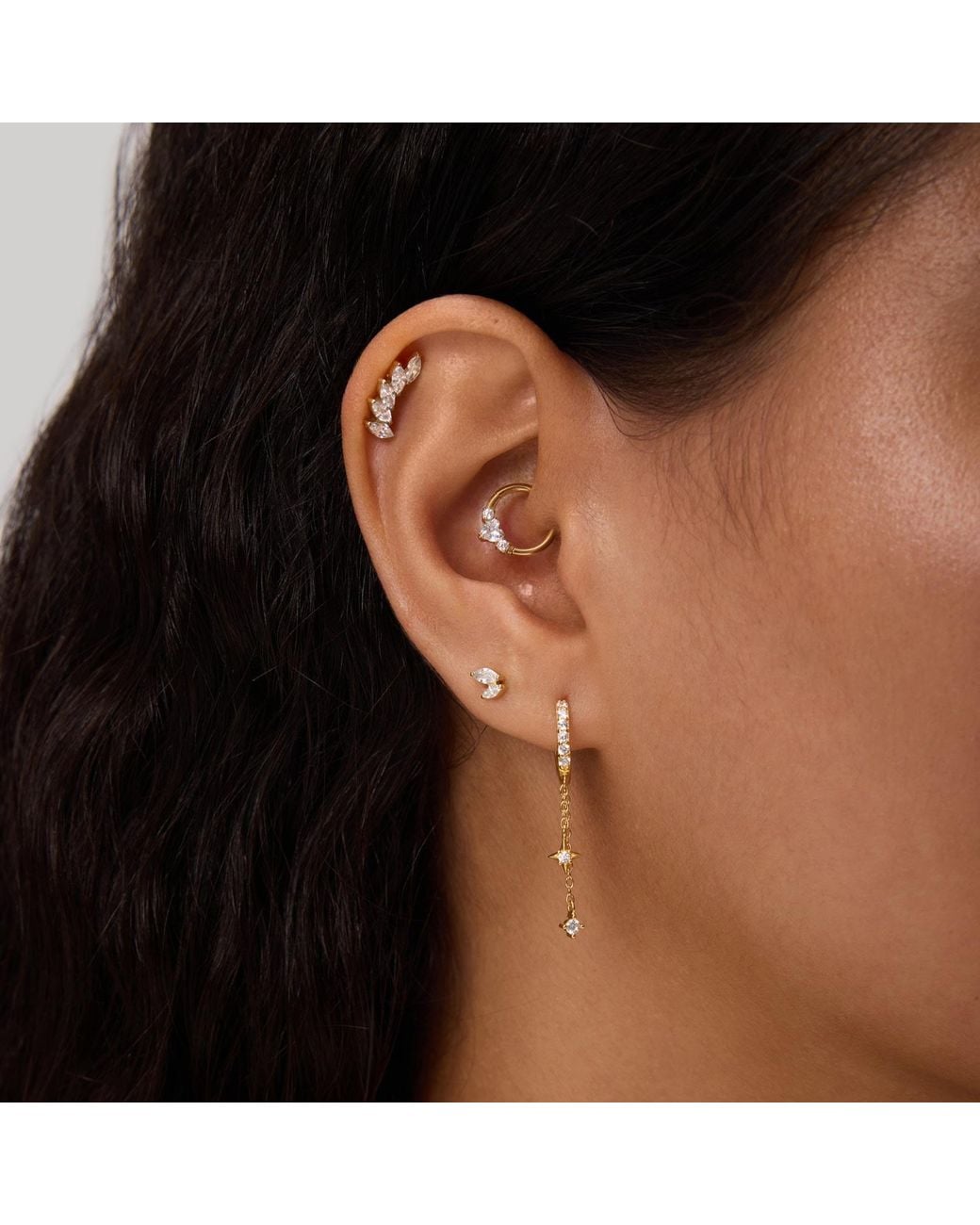 Vanhi White Curved Marquise Threadless Flat Back Titanium Cartilage Stud
