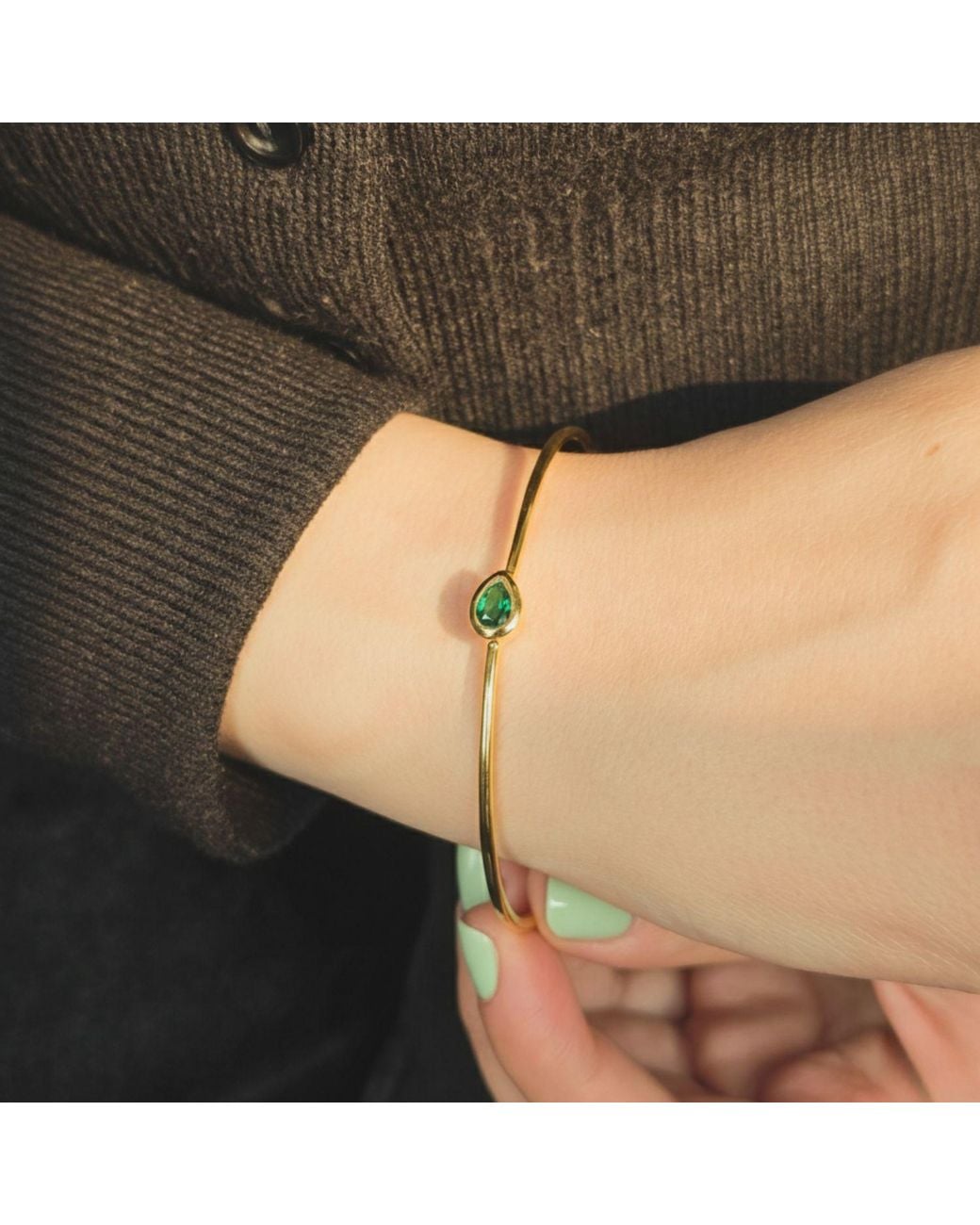 Harfi Metallic Plated Minimalist Emerald May Birthstone Bangle
