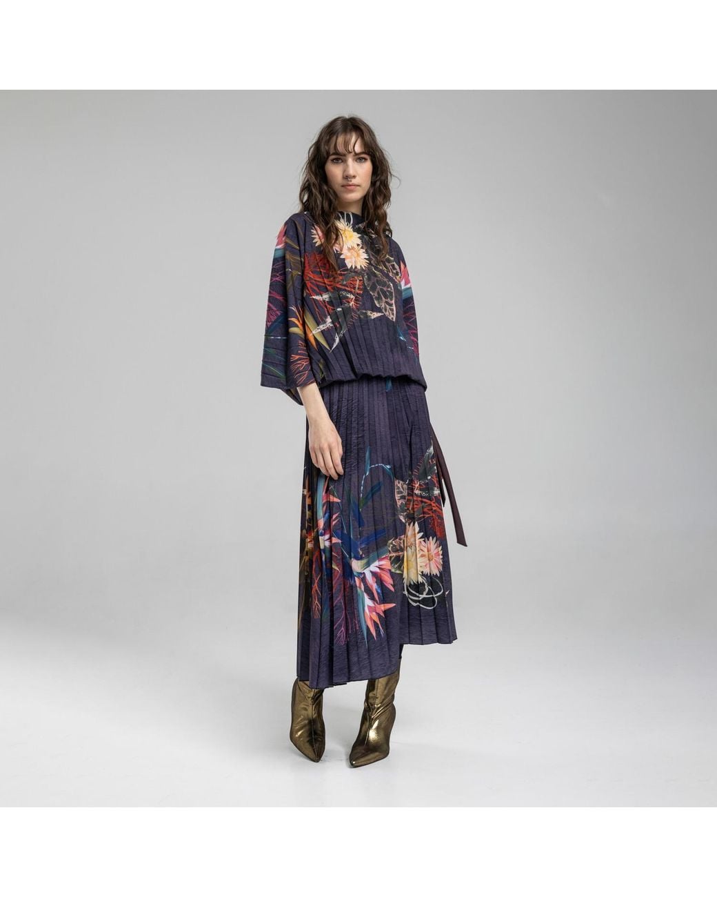 ARTISTA Blue Grace Pleated Blouse