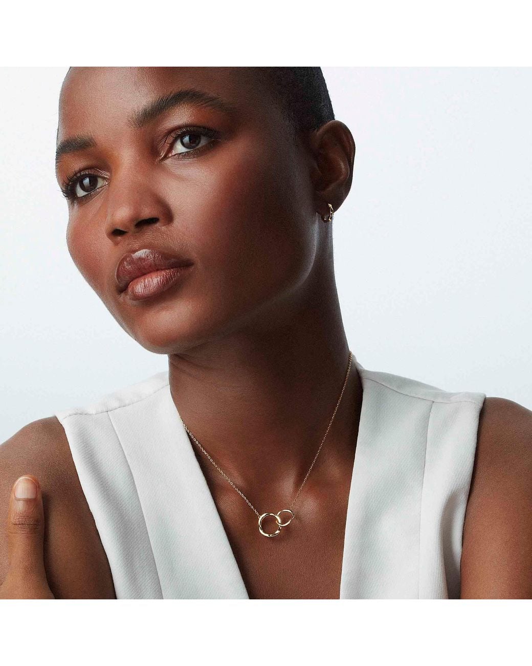 Muru Metallic Connected Necklace