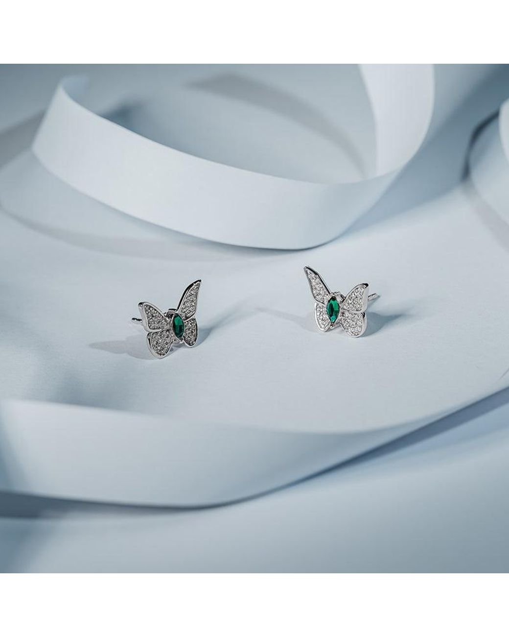 Far East Jewelry Blue Handcrafted & Crystal Dream Butterfly Earrings