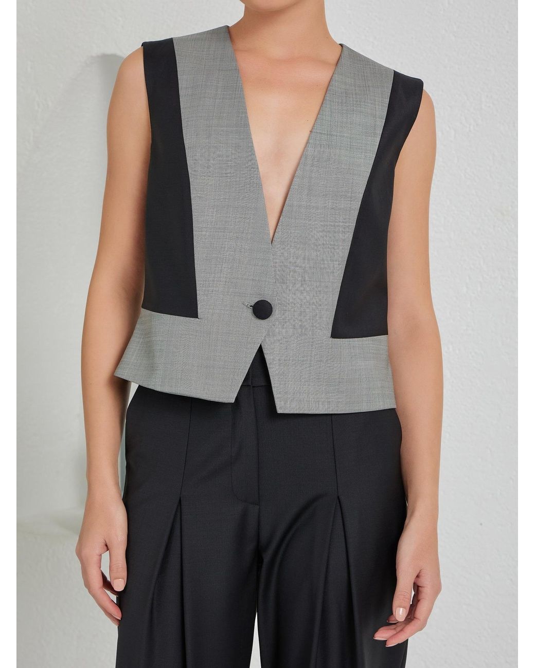 Lumina Eligma Black V Button Vest