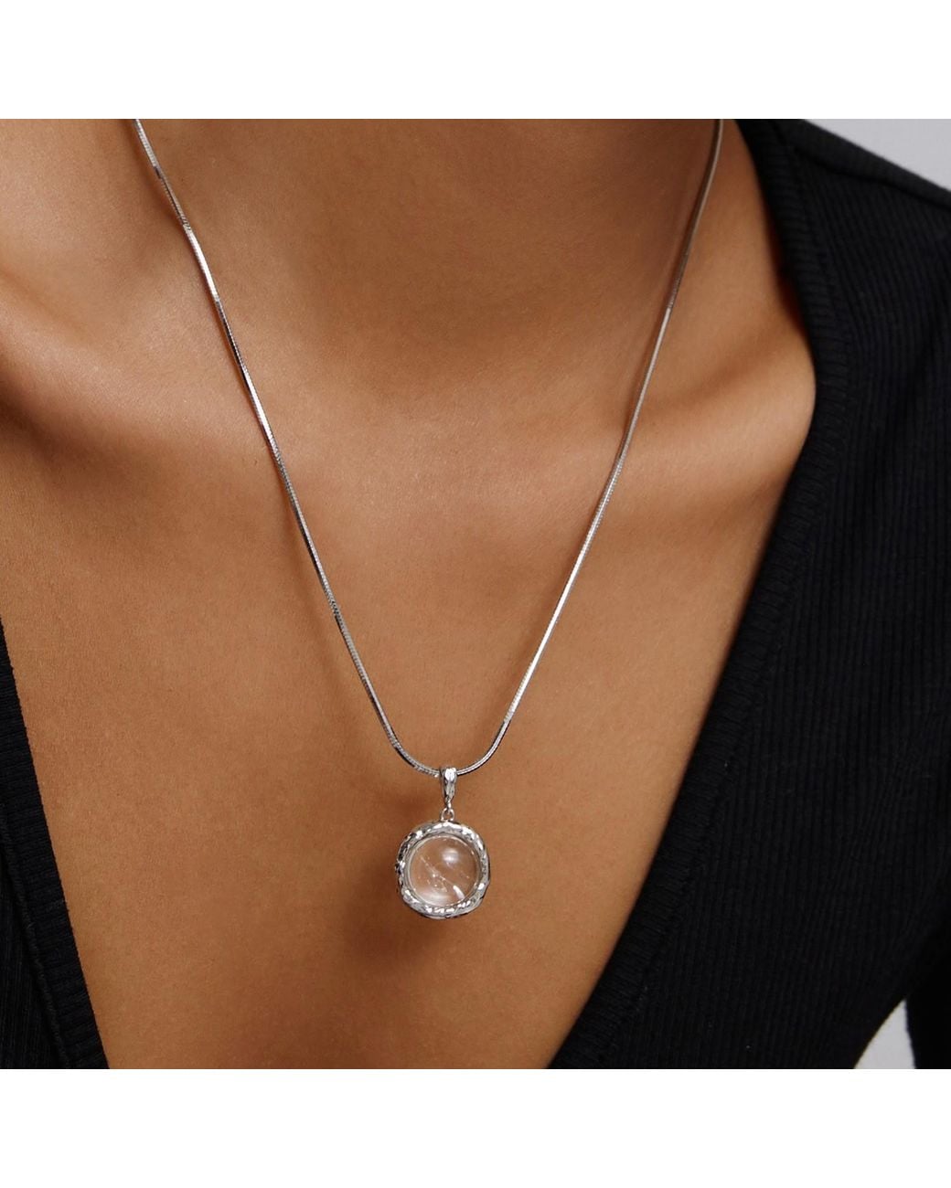 Retro Chic Metallic Aeolian Whispers Necklace