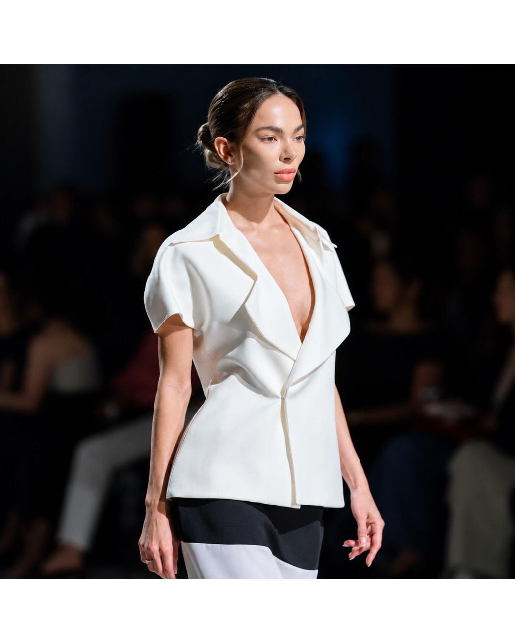 Elamins White Exaggerated Lapel Top