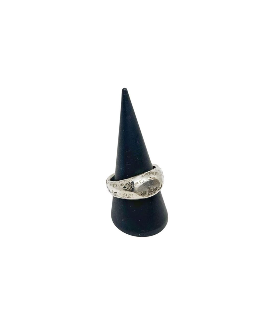 Tg-Jewellery by Tamara Gervasio Metallic Ridge Signet Ring – Recycled Sterling Sand Cast