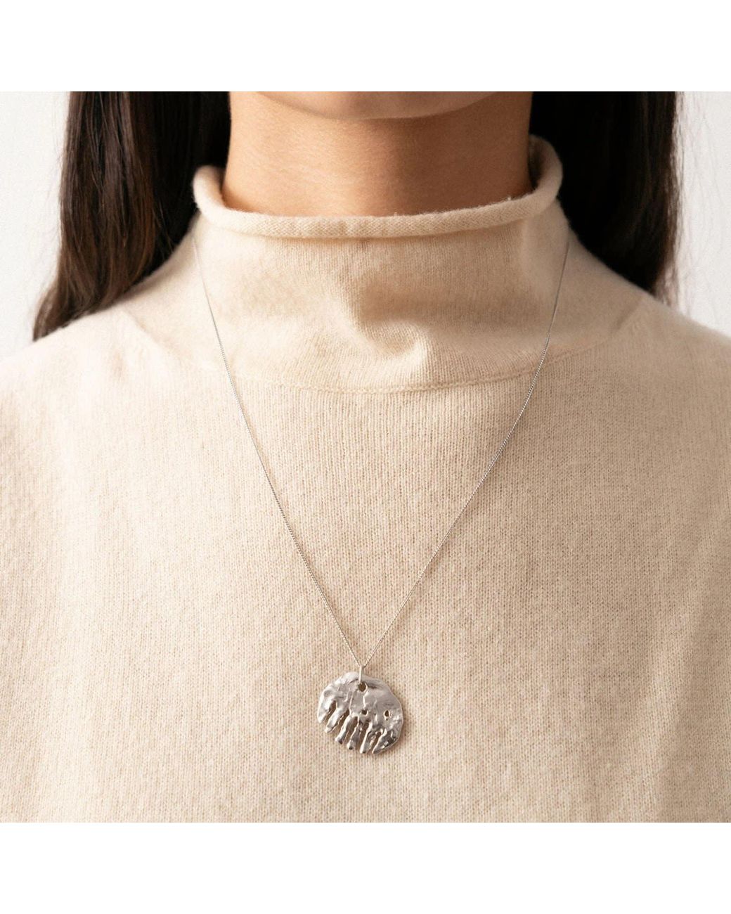 EVA REMENYI White Simon Radvan X Comb Necklace Mini