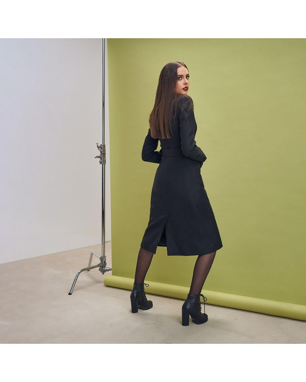 AVENUE No.29 Black Midi Length Wool Coat With Belt